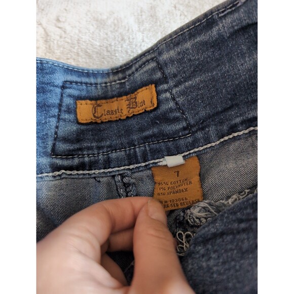 Classic blue skinny jeans size 7 with gem stones - Picture 3 of 8